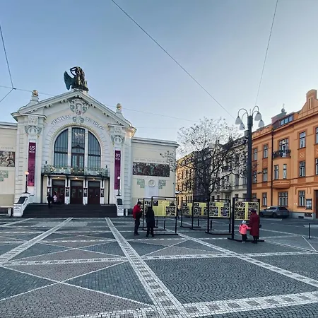 Moderní V Centru Pardubic - Netflix, Wi-fi Zdarma * Pardubice