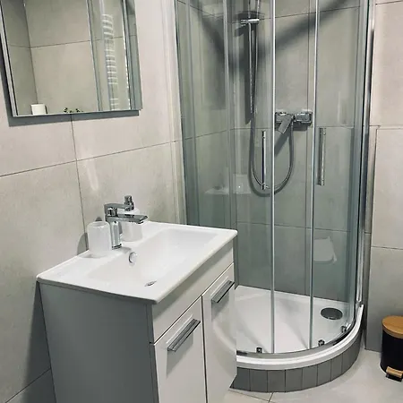 Apartament Moderni V Centru U Divadla - Wi-fi Zdarma #homevibes53 Pardubice