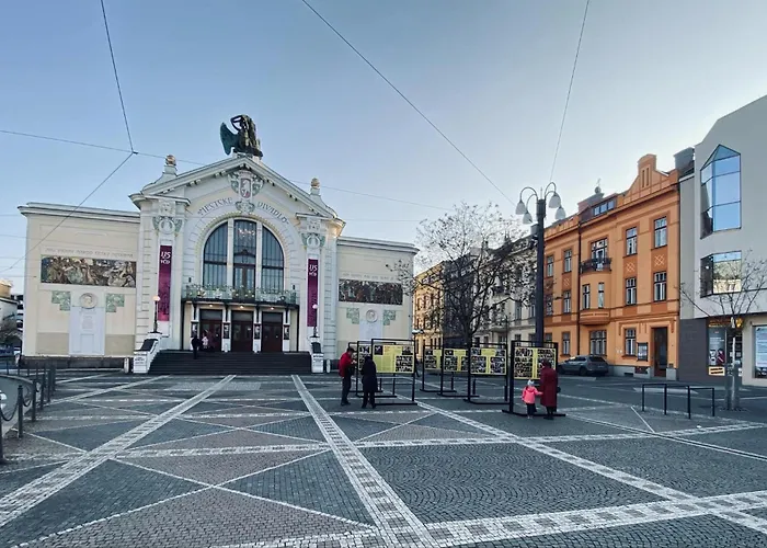 Moderni V Centru U Divadla - Wi-fi Zdarma #homevibes53 * Pardubice