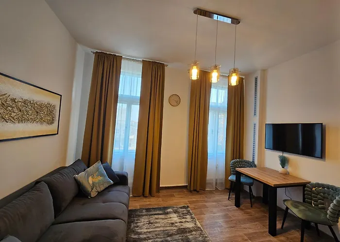Moderni V Centru U Divadla - Wi-fi Zdarma #homevibes53 Lägenhet