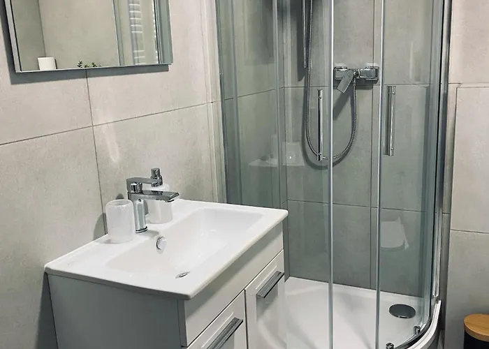 Lägenhet Moderni V Centru U Divadla - Wi-fi Zdarma #homevibes53 Pardubice